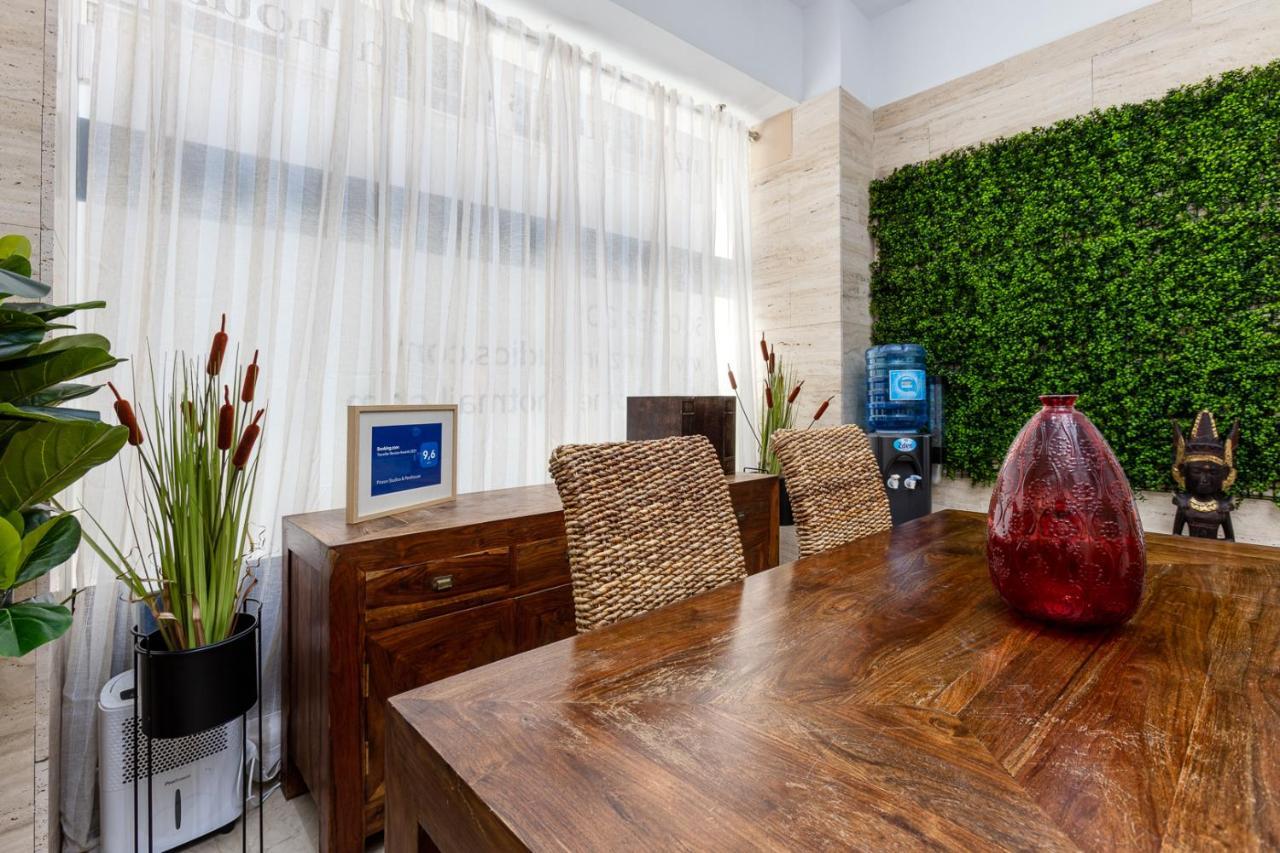 Pinzon Studios & Penthouse Alicante Bagian luar foto