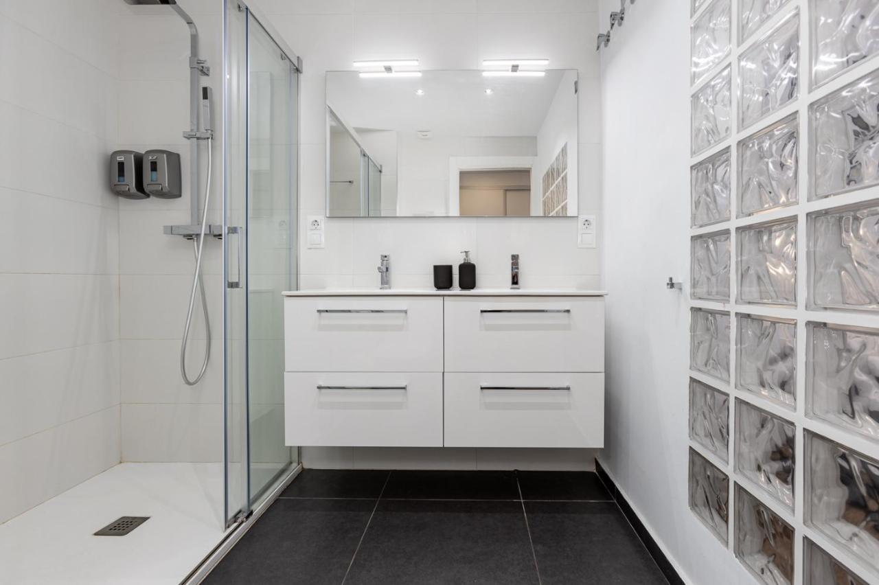 Pinzon Studios & Penthouse Alicante Bagian luar foto