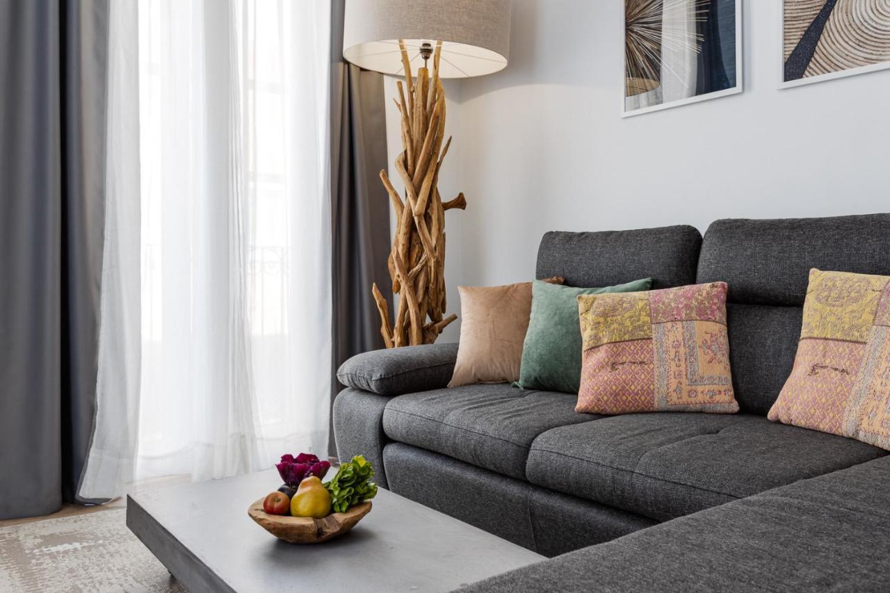 Pinzon Studios & Penthouse Alicante Bagian luar foto