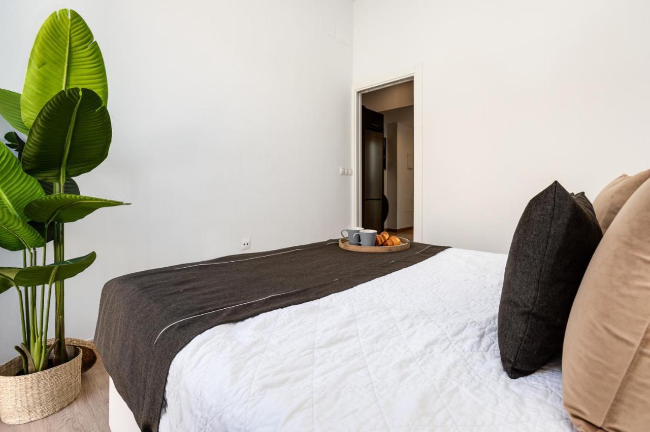 Pinzon Studios & Penthouse Alicante Bagian luar foto