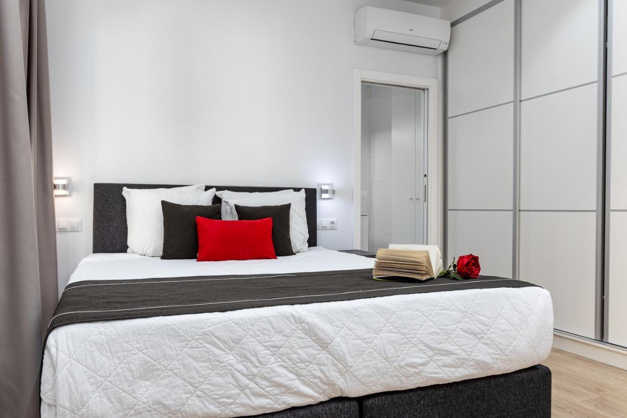 Pinzon Studios & Penthouse Alicante Bagian luar foto