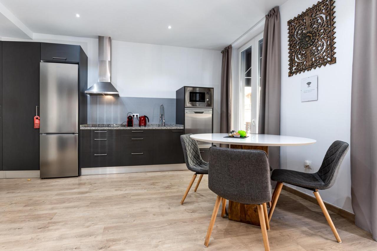 Pinzon Studios & Penthouse Alicante Bagian luar foto