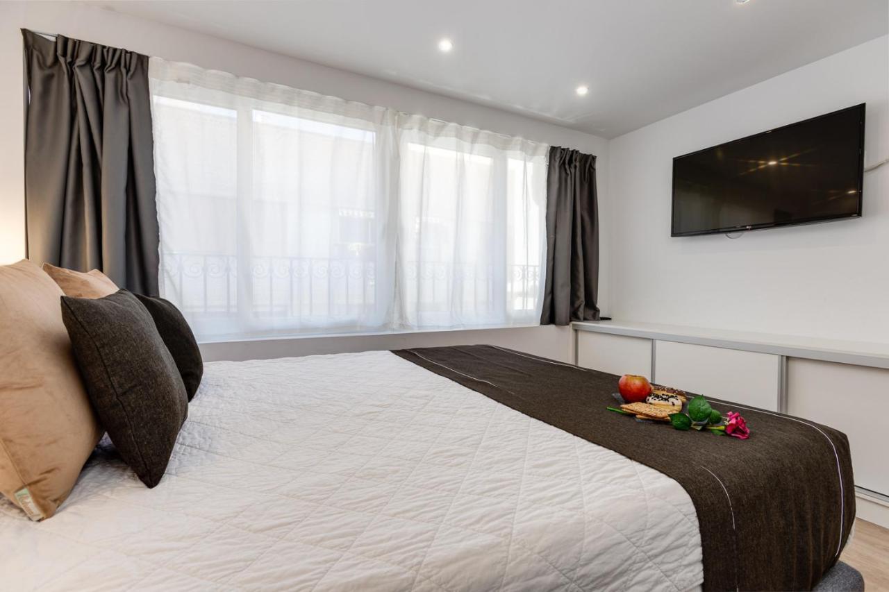 Pinzon Studios & Penthouse Alicante Bagian luar foto