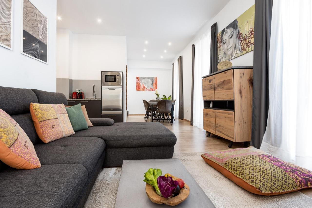 Pinzon Studios & Penthouse Alicante Bagian luar foto