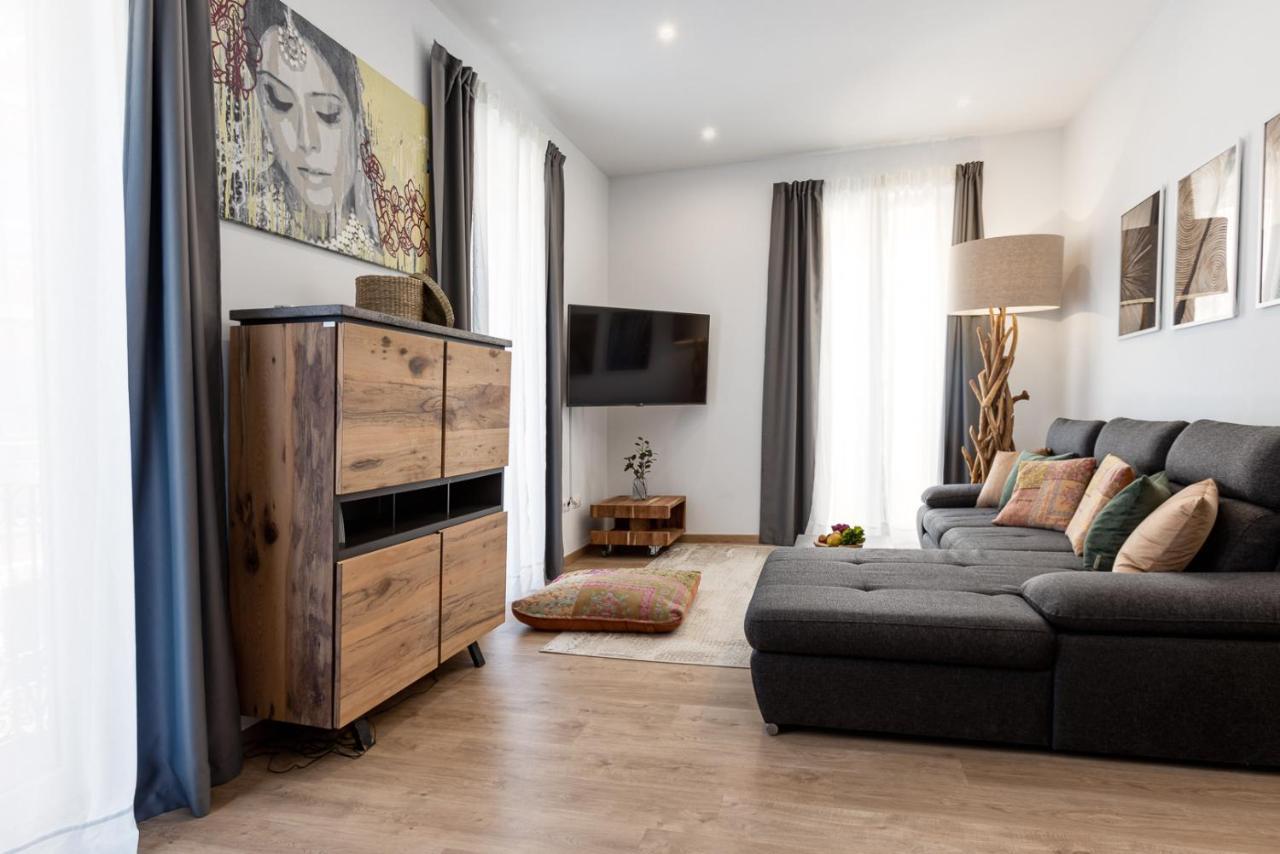Pinzon Studios & Penthouse Alicante Bagian luar foto