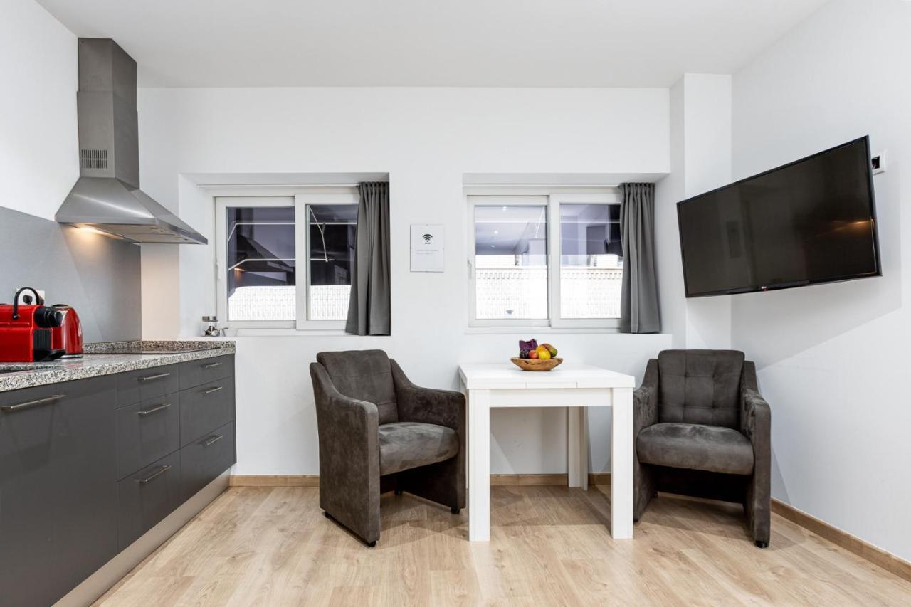 Pinzon Studios & Penthouse Alicante Bagian luar foto
