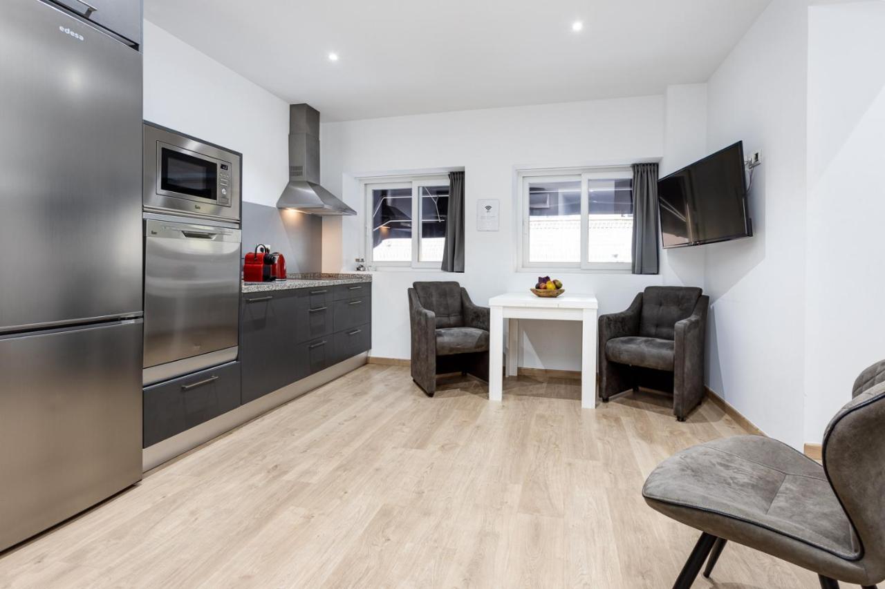 Pinzon Studios & Penthouse Alicante Bagian luar foto