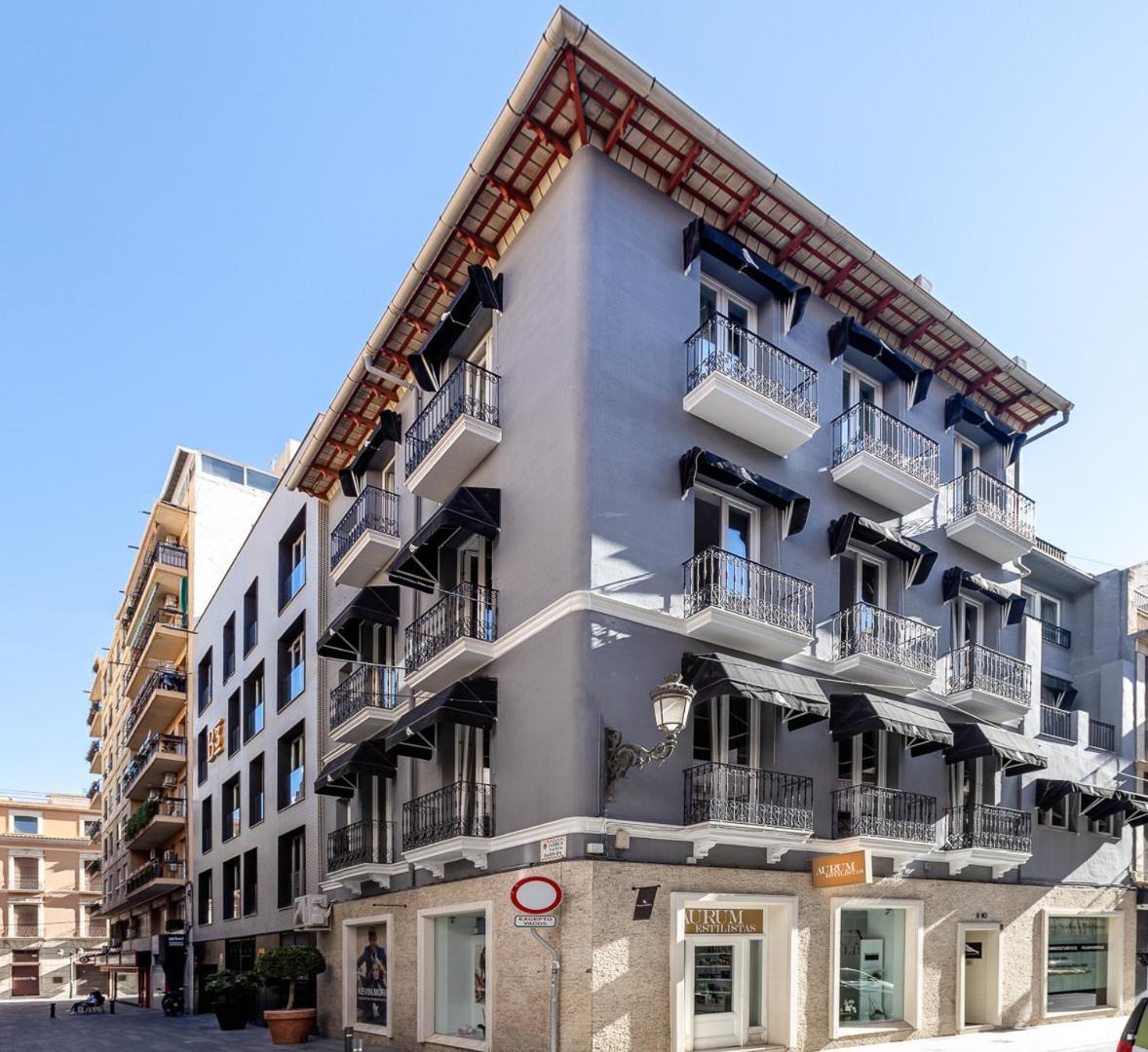 Pinzon Studios & Penthouse Alicante Bagian luar foto